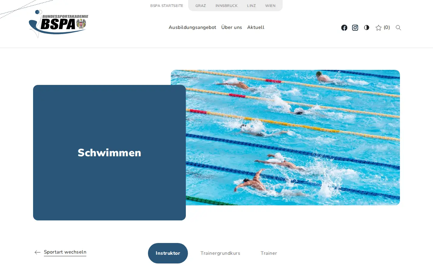 Sportart-Seite Schwimmen mit großem Bild aus dem Schwimmbecken und Auswahl nach Ausbildungsstufe