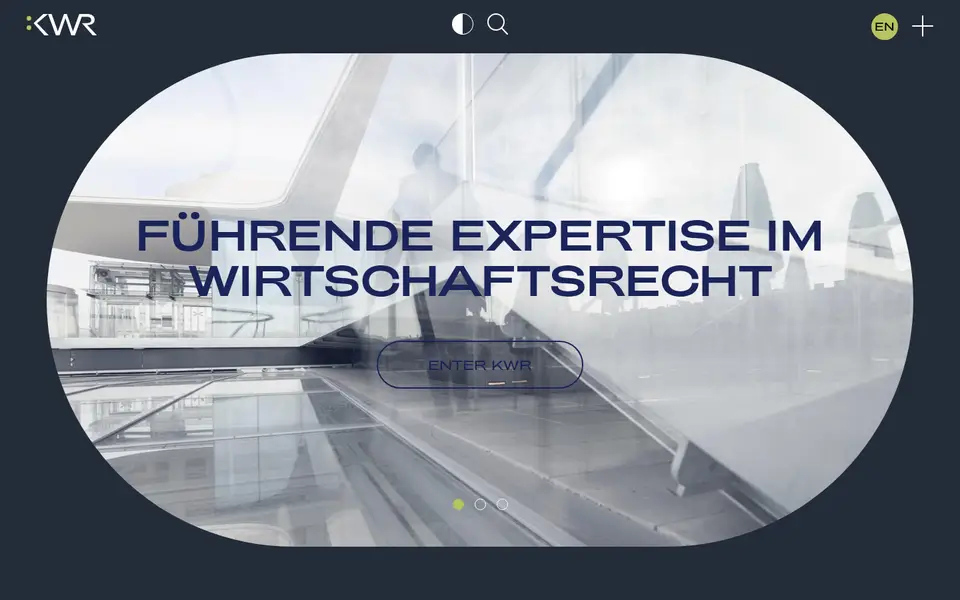 Startseite von kwr.at mit dem Leitsatz „Führende Expertise im Wirtschaftsrecht“ in einem Oval